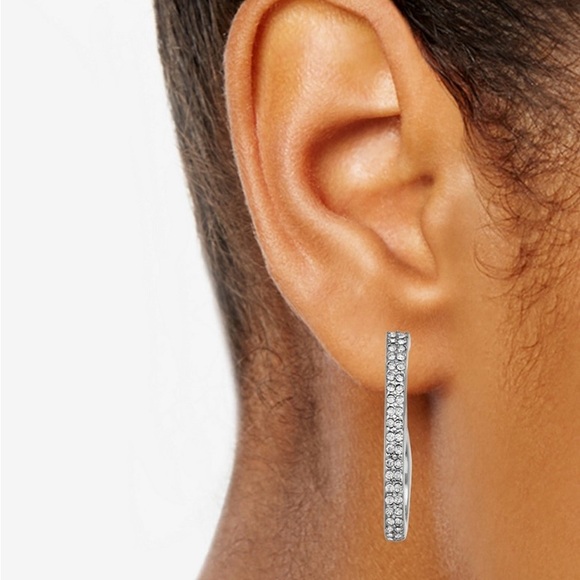 ✨ Vera Wang Rhinestone Hoop Earrings 28mm Silver Tone NWT Sparkly - Picture 2 of 5